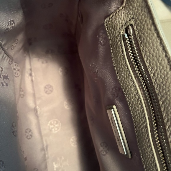 Tory Burch Classic Handbag - Picture 14 of 16